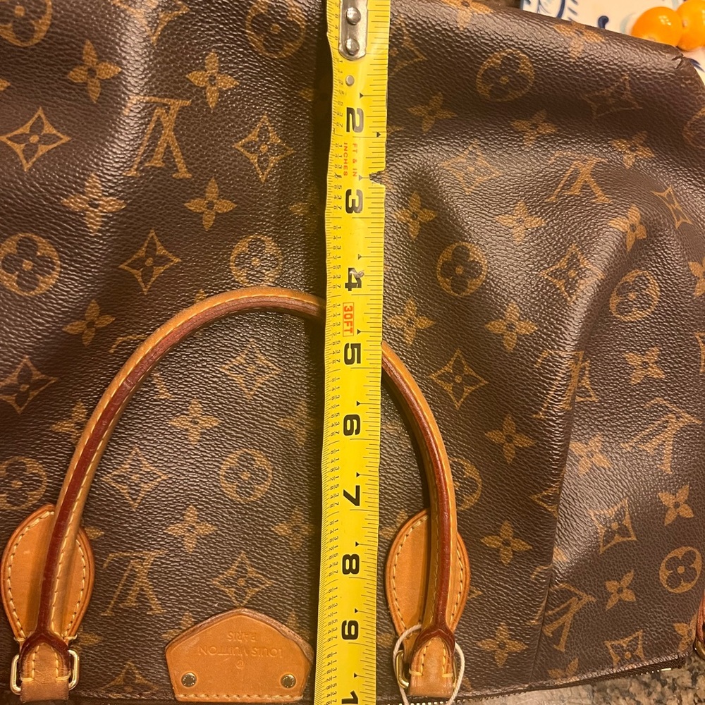Louis Vuitton Turenne MM - Picture 13 of 16